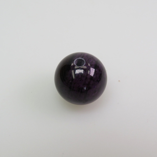 Sugilith Kugel gebohrt (3 mm Bohrung)
